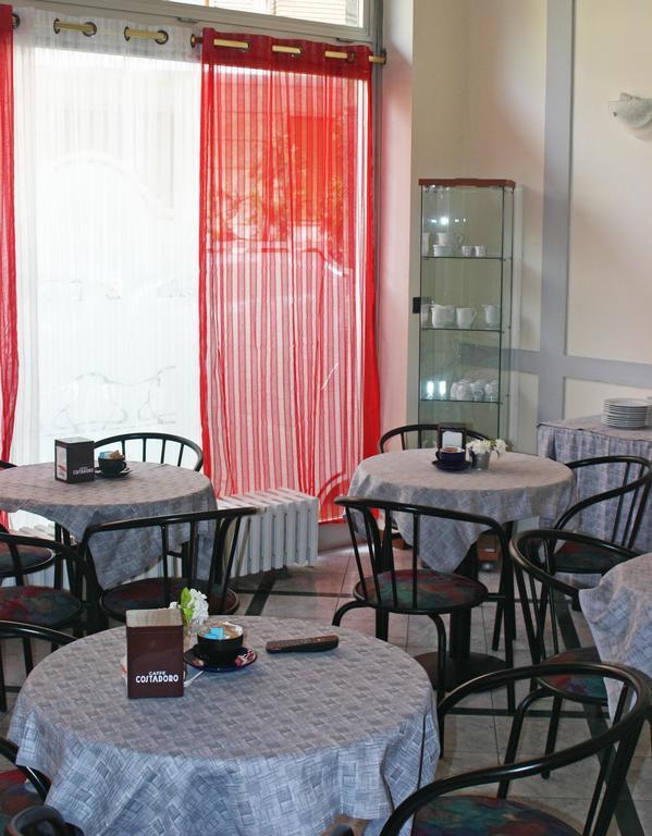 Domus Hotel Alessandria Exterior photo
